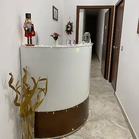 Alojamento de Acomodação e Pequeno-almoço Toledo Point Nápoles