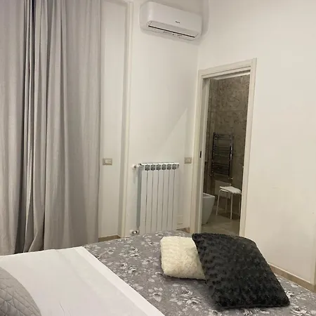 Toledo Point Couette-café